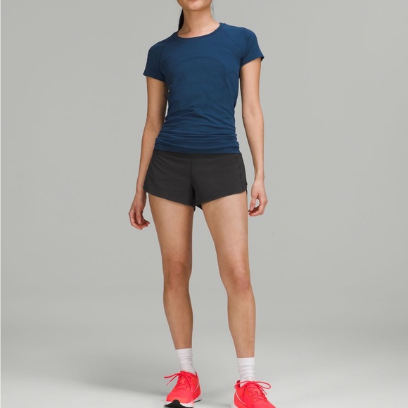 Lululemon Speed-Up Lined Short 2.5” - Picture 3 of 5